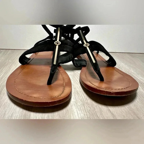 Tory Burch Cassia Women Sandals T Logo Flat Thong Ankle Strap Buckle Black 7.5 - Picture 3 of 6